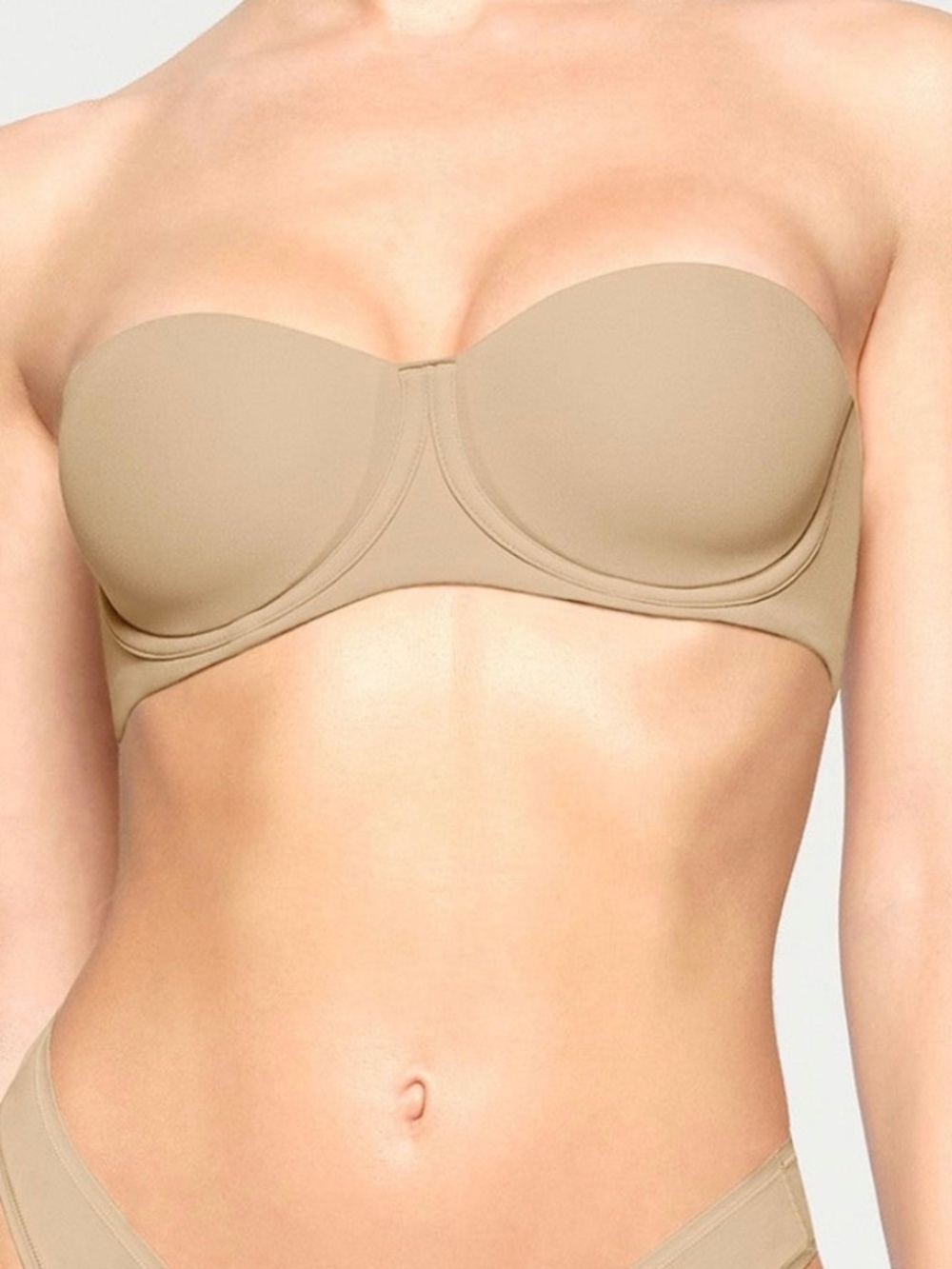 NWT SKIMS FITS EVERYBODY STRAPLESS BRA 40D